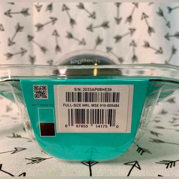 Logitech NWT Full Size Wireless Mouse - Picture 3 of 3